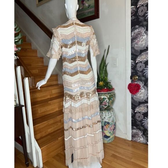 Needle & Thread
Alaska sequin-embellished tulle dress - Picture 9 of 10